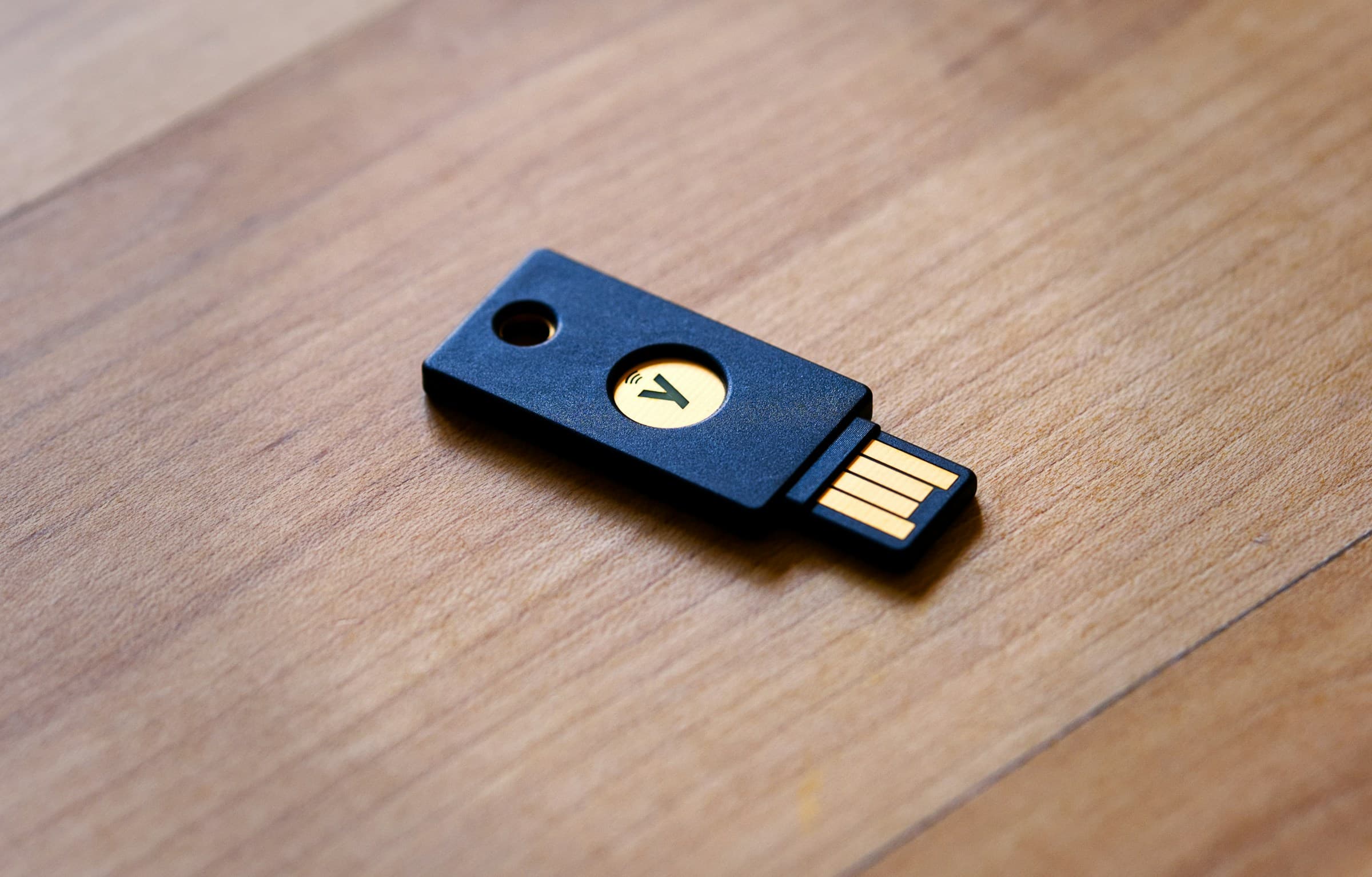 Picture of a Yubikey on a table